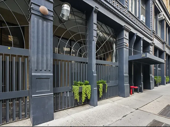 39 East 12th Street image 12 of 13