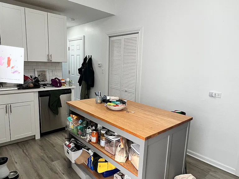 2333 W Superior St #3F — Photo 5