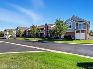 2084 Leighton Dr #23, Utica, MI 48317