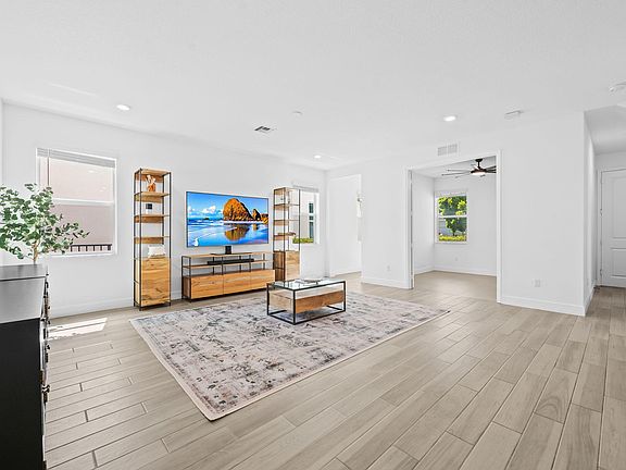 5th image of 1131 VERDE Court