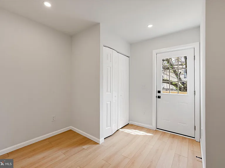 1705 Olive St — Photo 18