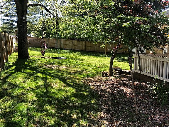 2nd image of 4323 Edgewood Ct