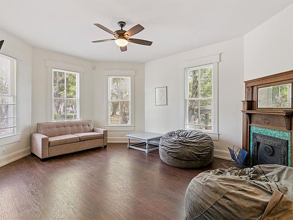 4th image of 1113 Grant St