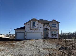 8931 N Poplar Ave, Kansas City, MO 64156