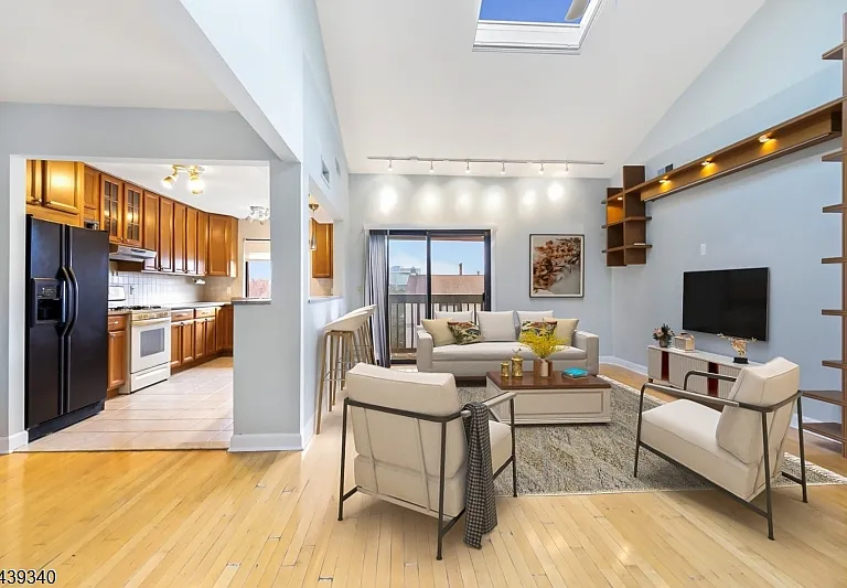 33 Green Valley Ct — Photo 3