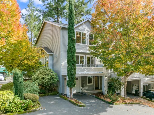 4510 Lower Dr #B1, Lake Oswego, OR 97035