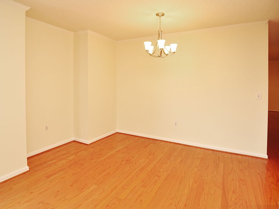 1st image of 1211 S Eads St APT 1505