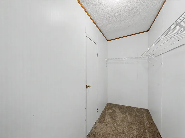 17685 Todd St — Photo 43