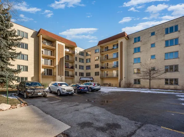 6433 W Belle Plaine Ave, Chicago, IL 60634