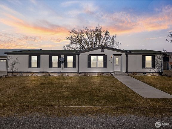 3rd image of 205 Priest Rapids Drive