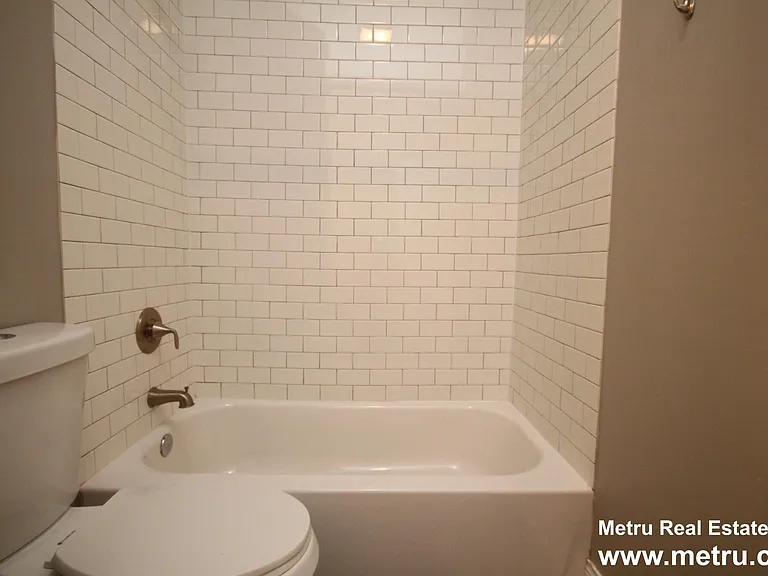 1414 W Montrose Ave #3W — Photo 11