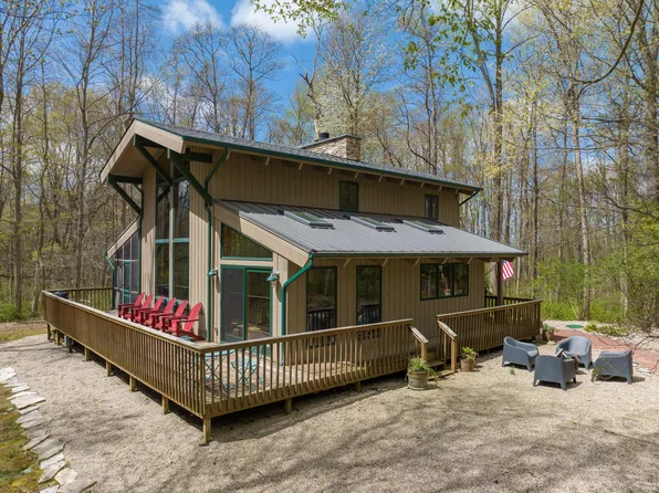 1961 Camp Madron Rd #16, Buchanan, MI 49107