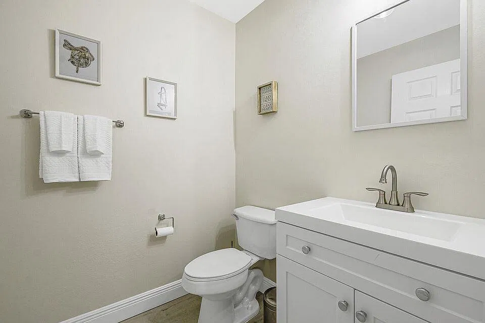 2 bed, 2.5 bath, 1401 sqft, $5,500 — Photo 3