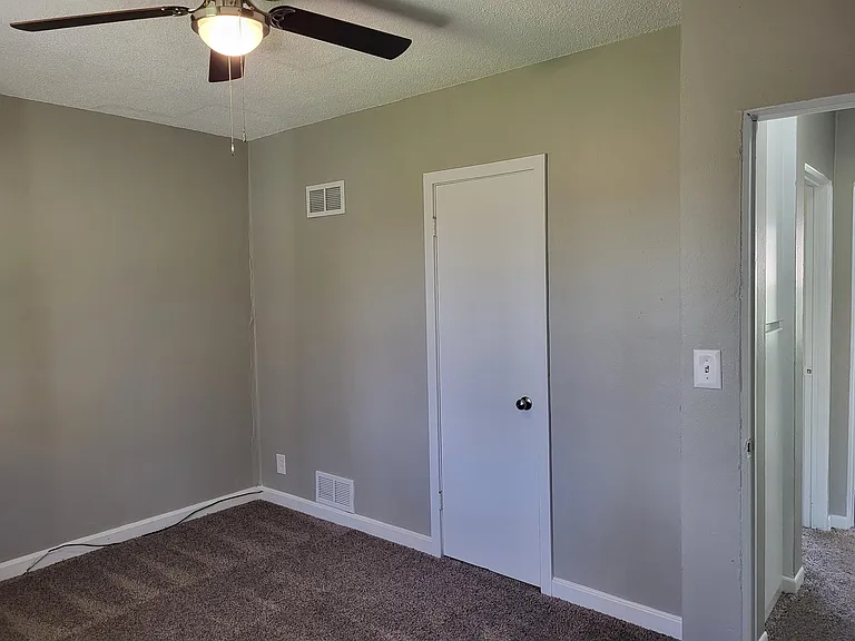 2608 Grant St — Photo 6