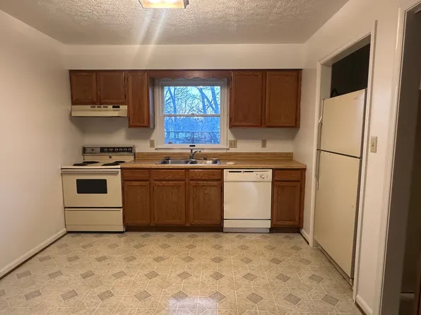 820 Locust Street, 820 Locust St #4, Stephens City, VA 22655