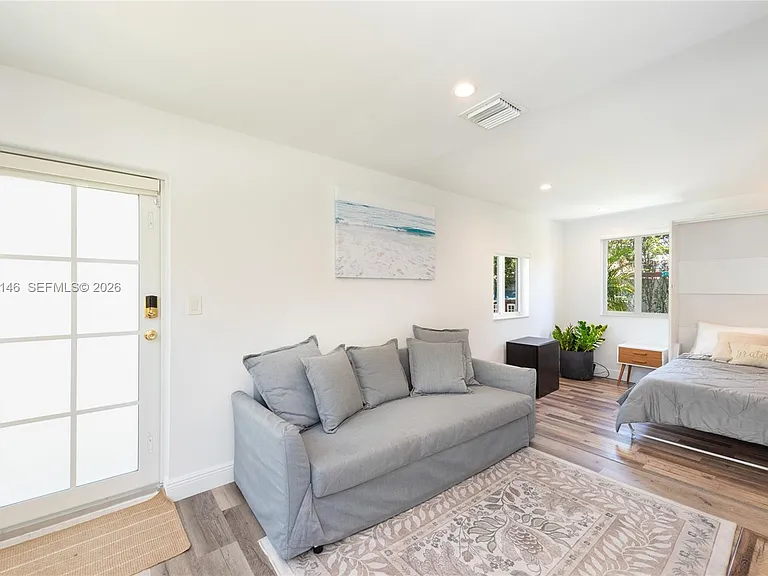 1450 SW 20th Ave — Photo 10