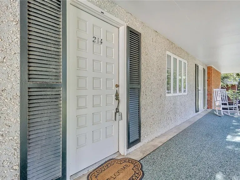 Front Entry - private front porch and seating area