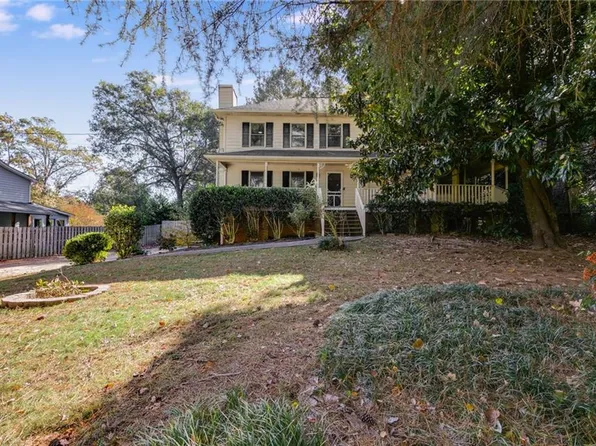 1298 Highpoint Rd, Snellville, GA 30078