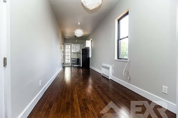 Rented by EXR | media 64