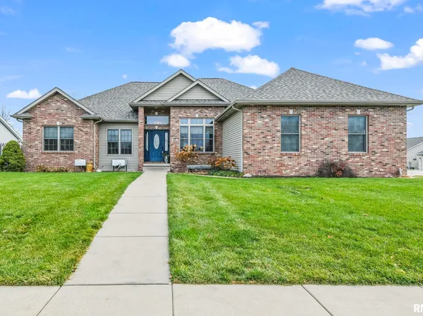 420 Dalhlia Dr, Chatham, IL 62629