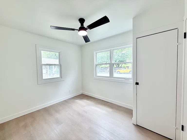 1132 S 33rd St #1 — Photo 8