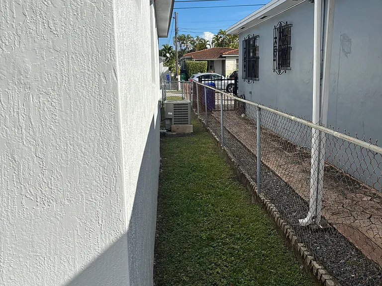 NW 59th Ave — Photo 17