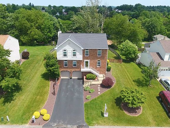 2nd image of 4972 Meadow Crest Dr