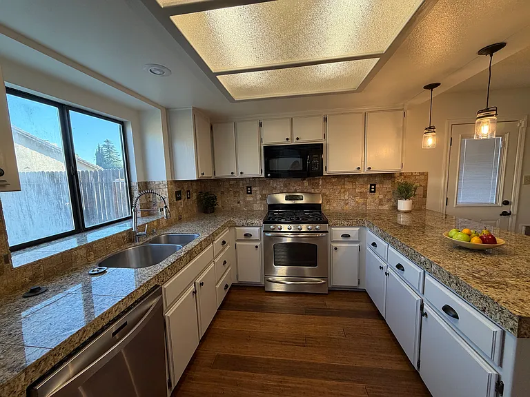 9709 Cimarron Trails Dr — Photo 10