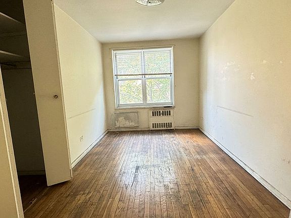 3rd image of 142-05 Roosevelt Ave #524