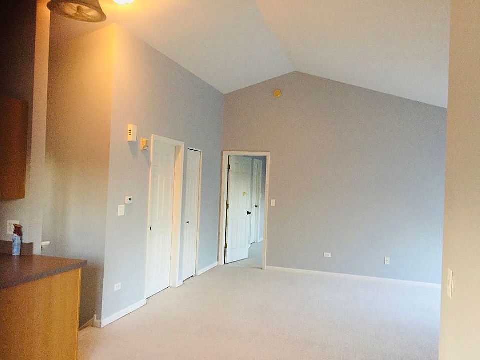 2nd image of 2827 Rutland Cir