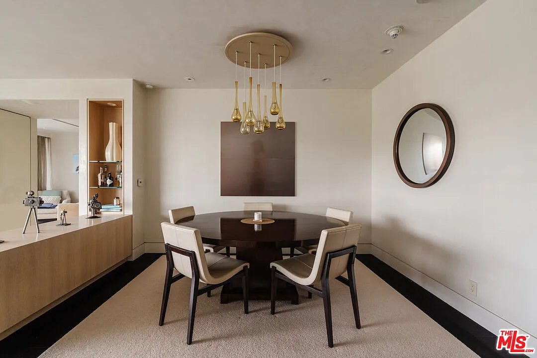 Building Photo - 9255 Doheny Rd #2603