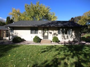 1555 Old Hudson Rd, Saint Paul, MN 55106