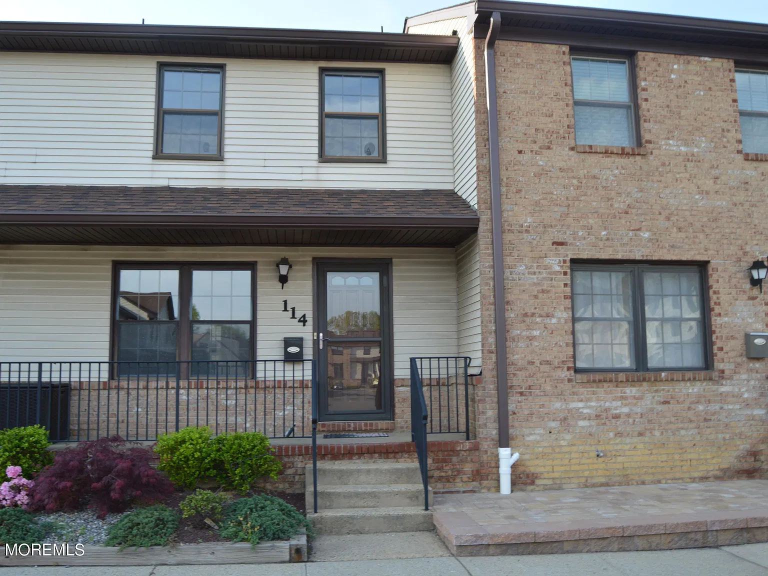 2 bed, 1.5 bath, 1080 sqft, $2,700 — Photo 1