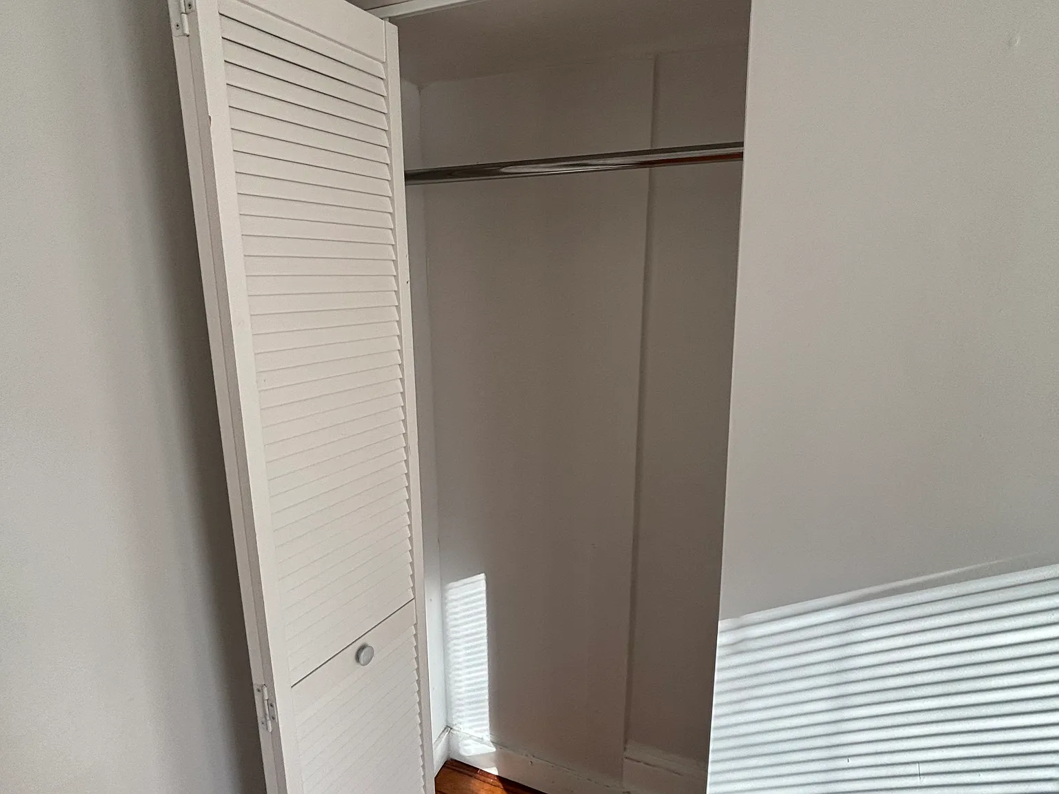 2 bed, 1000 sqft, $2,100 — Photo 3