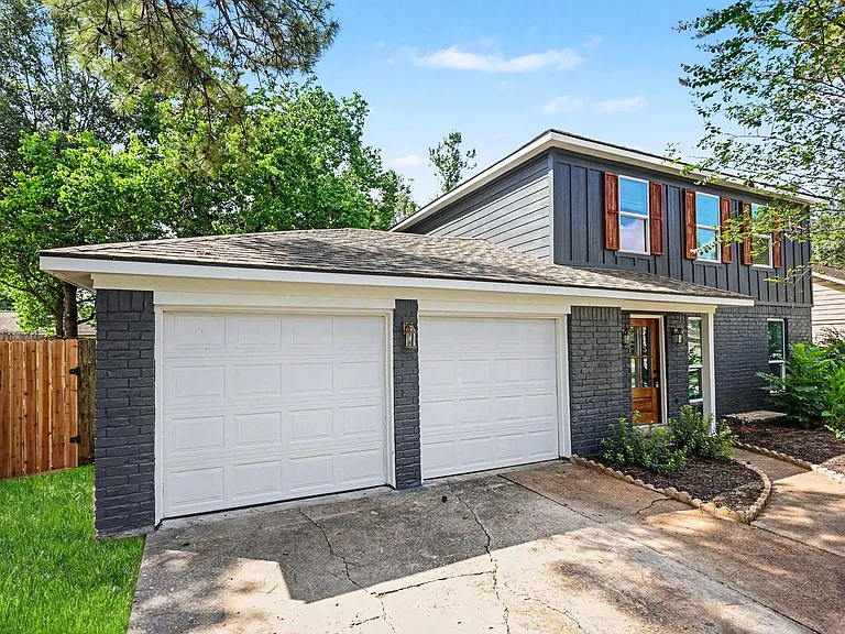 2430 Summer Spring Dr — Photo 3
