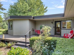 1041 Cannon Dr, Hood River, OR 97031