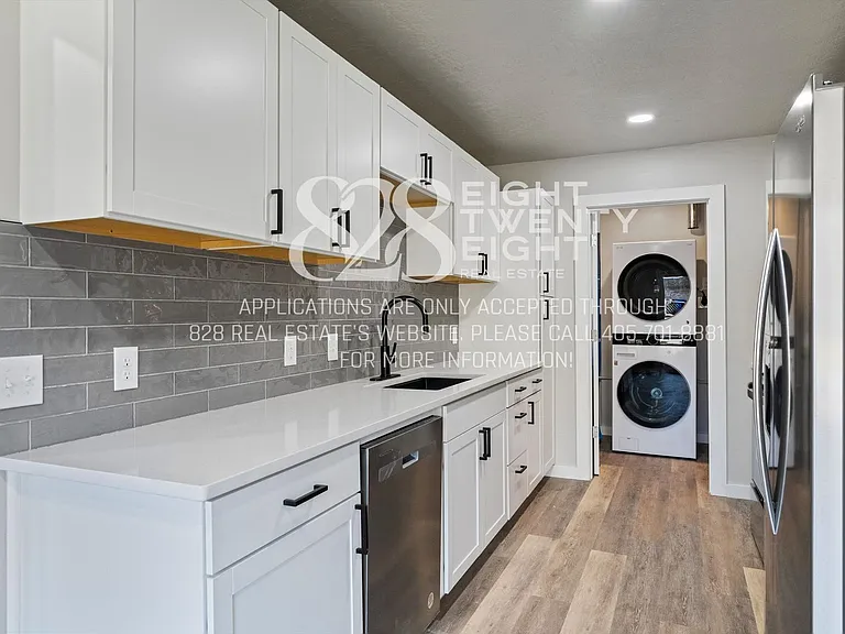 2266 Donna Dr — Photo 10