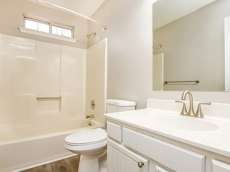100 Bath Cir — Photo 16