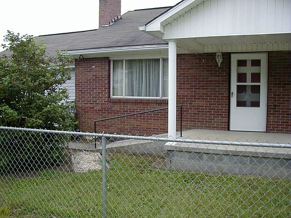 3rd image of 355 Rose Hill Dr