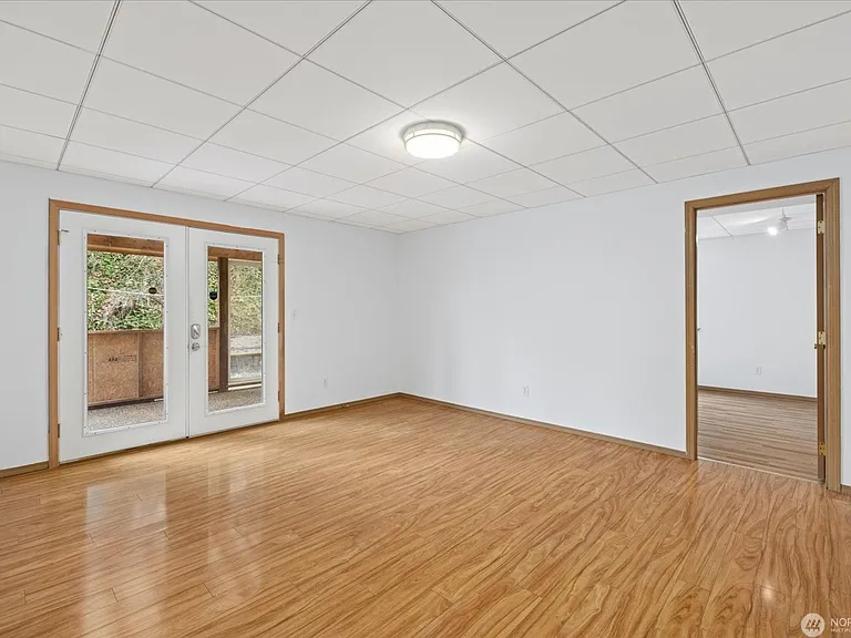 3001 S Charlestown St — Photo 20