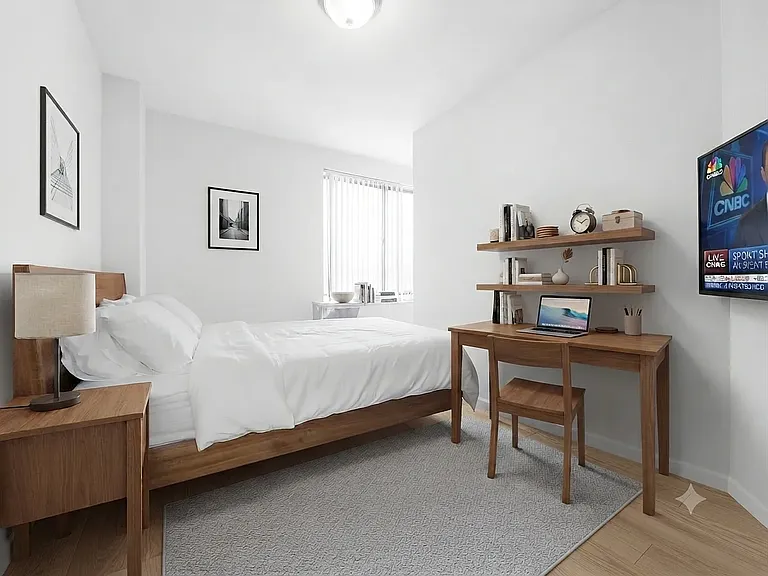 220 E 24th St #8A — Photo 4