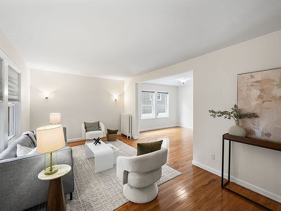 3rd image of 66 Gordon St