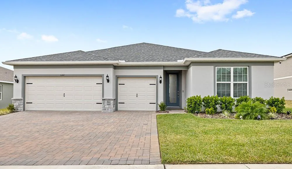 3 bed, 3.0 bath, 2707 sqft, $3,100 — Photo 1