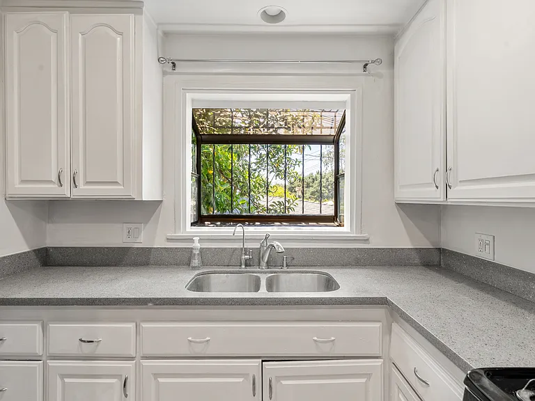 3226 Griffith Park Blvd #1 — Photo 26