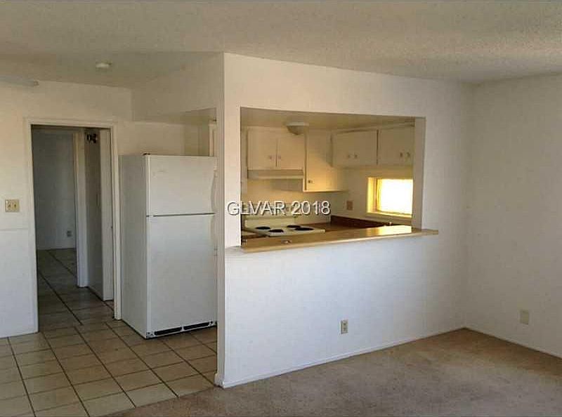 2nd image of 521 McKellar Cir