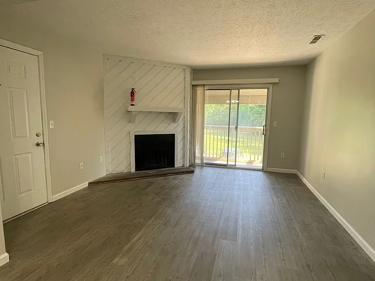 Ironwood Apartments — Photo 6