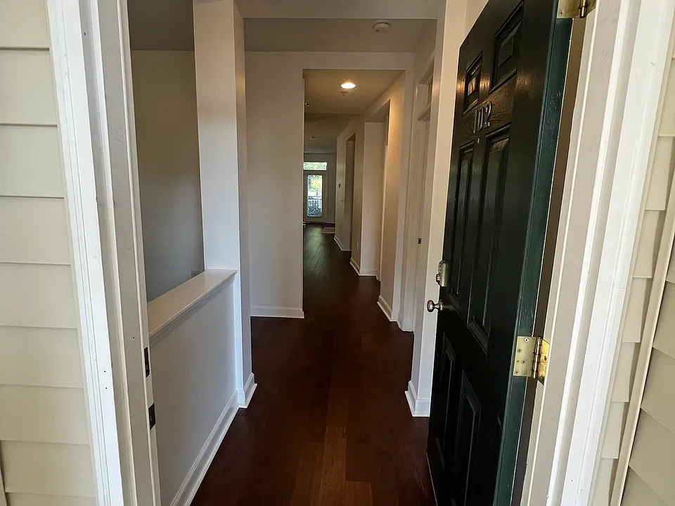 1001 Hillsborough St #102