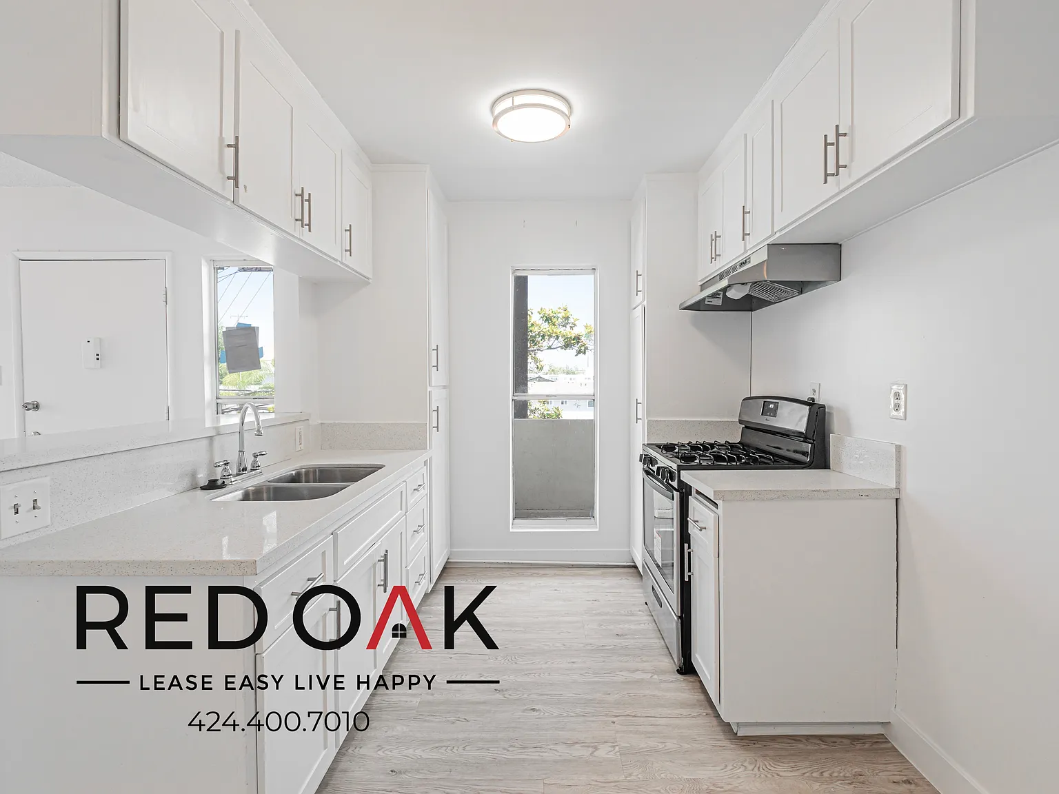 ~1 Month FREE~ Welcoming Two Bedroom with Open Plan and Natural Light ~ In Inglewood! *Move-In Sp... — Photo 2