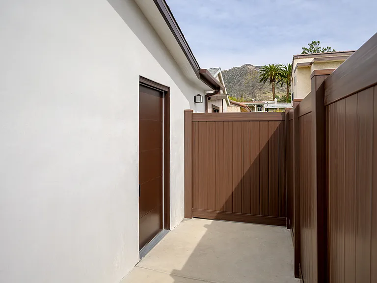 1361 Alameda Ave — Photo 2