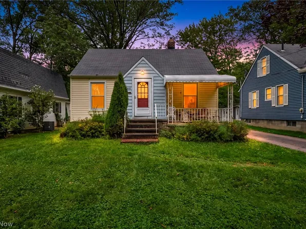 111 Forest Hill Dr, Avon Lake, OH 44012